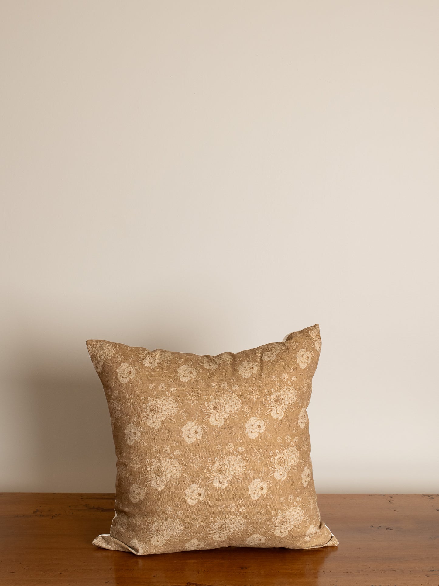 Eliora Vintage Style Floral Pillow Cover 20 x 20