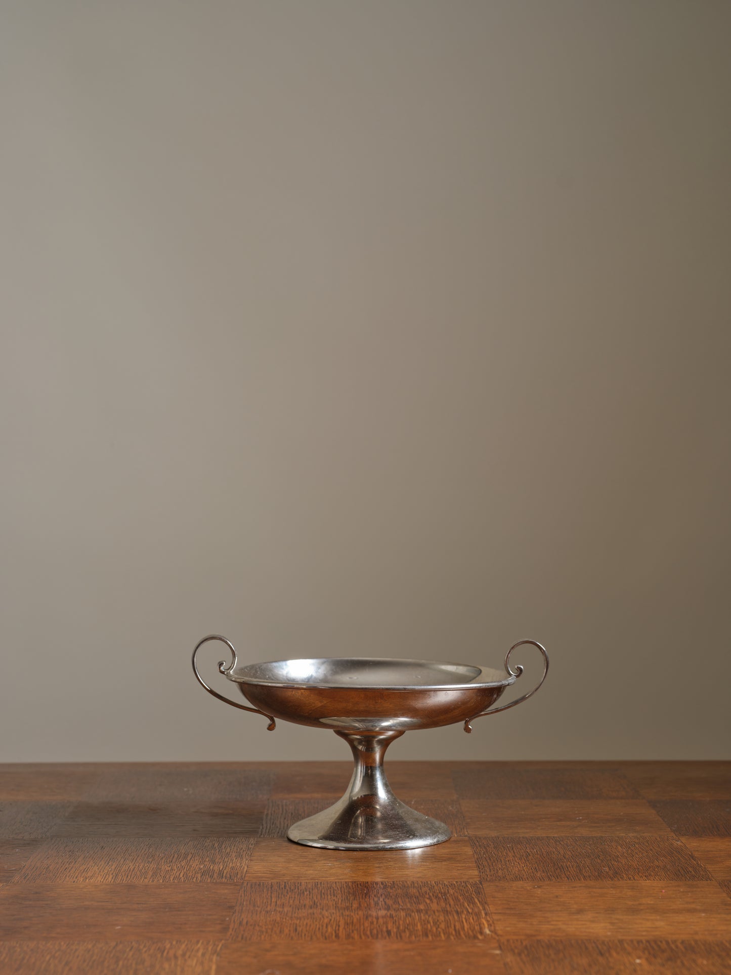Vintage Global Views Serving Bowl