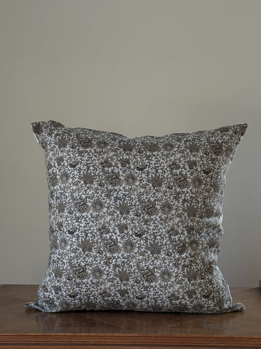 Odessa Vintage Style Floral Pillow Cover 20 x 20