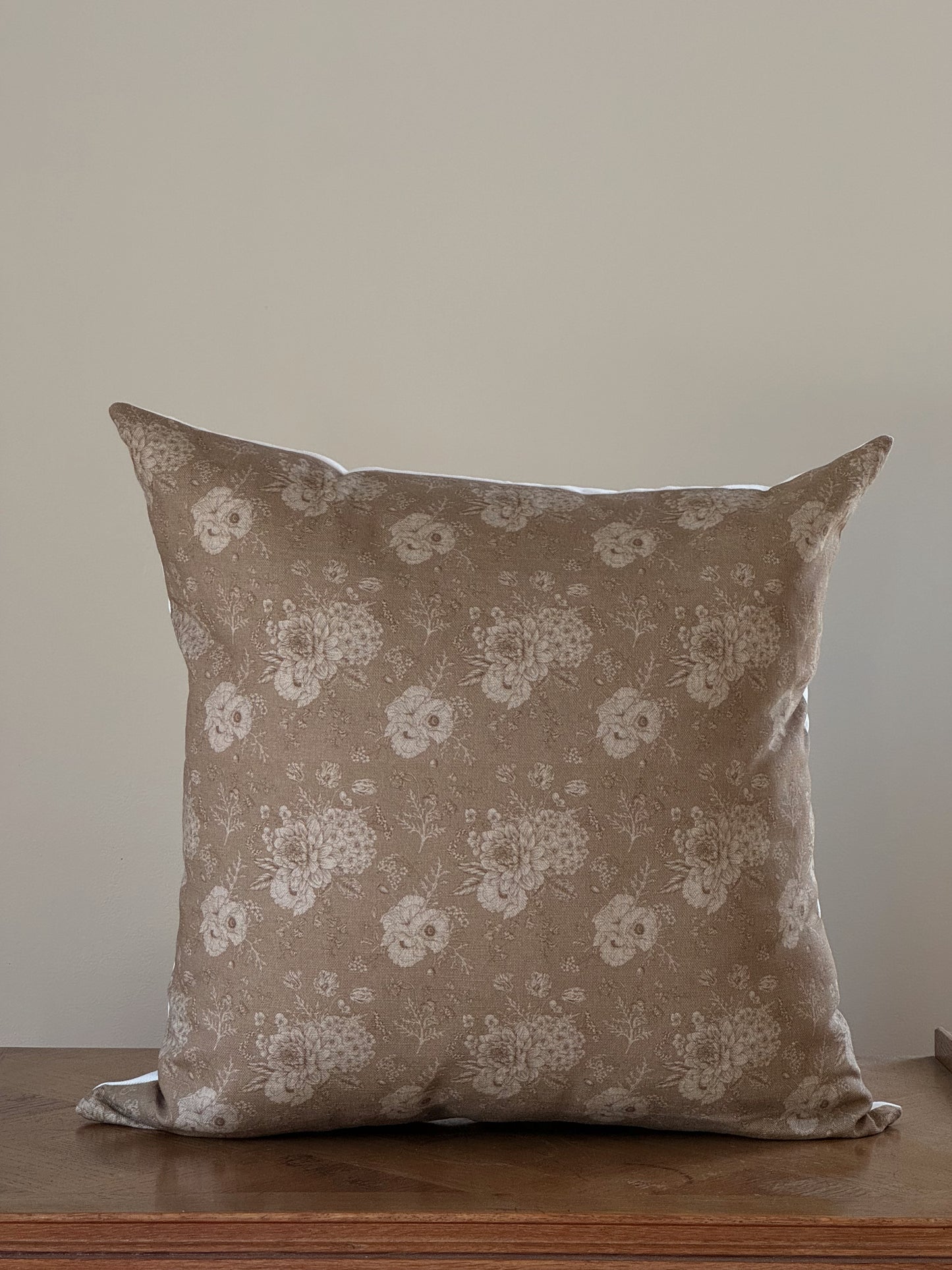 Eliora Vintage Style Floral Pillow Cover 20 x 20